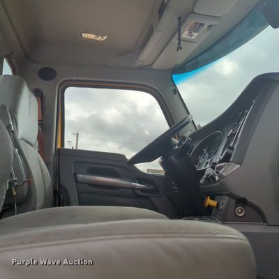 image for item MX9536 2019 Kenworth T680  semi truck