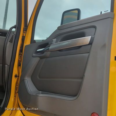 image for item MX9536 2019 Kenworth T680  semi truck