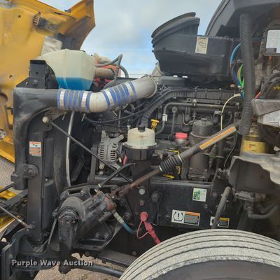 image for item MX9536 2019 Kenworth T680  semi truck