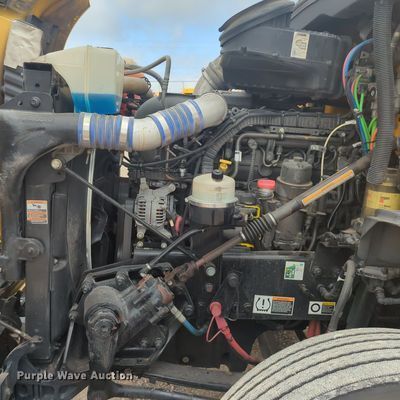 image for item MX9536 2019 Kenworth T680  semi truck