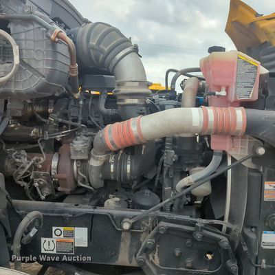 image for item MX9536 2019 Kenworth T680  semi truck