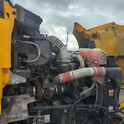 image for item MX9536 2019 Kenworth T680  semi truck