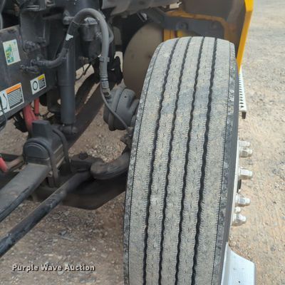 image for item MX9536 2019 Kenworth T680  semi truck