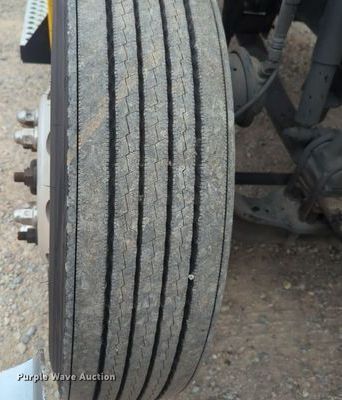 image for item MX9536 2019 Kenworth T680  semi truck