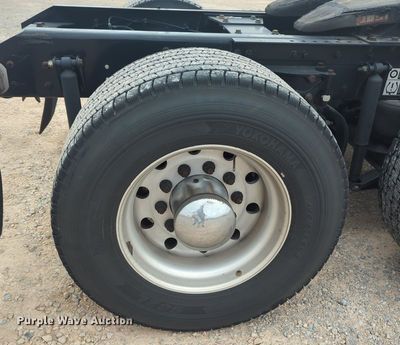 image for item MX9536 2019 Kenworth T680  semi truck