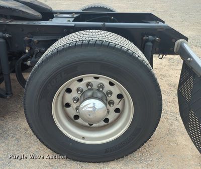 image for item MX9536 2019 Kenworth T680  semi truck