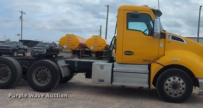 image for item MX9537 2020 Kenworth T680  semi truck