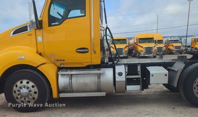 image for item MX9537 2020 Kenworth T680  semi truck