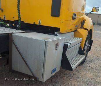 image for item MX9537 2020 Kenworth T680  semi truck