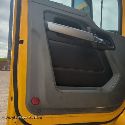 image for item MX9537 2020 Kenworth T680  semi truck