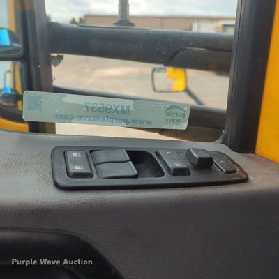 image for item MX9537 2020 Kenworth T680  semi truck