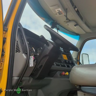 image for item MX9537 2020 Kenworth T680  semi truck