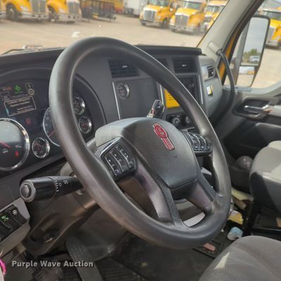 image for item MX9537 2020 Kenworth T680  semi truck