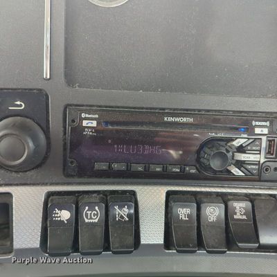 image for item MX9537 2020 Kenworth T680  semi truck