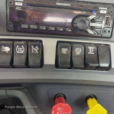 image for item MX9537 2020 Kenworth T680  semi truck