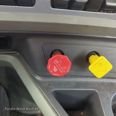 image for item MX9537 2020 Kenworth T680  semi truck