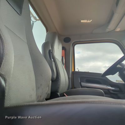 image for item MX9537 2020 Kenworth T680  semi truck