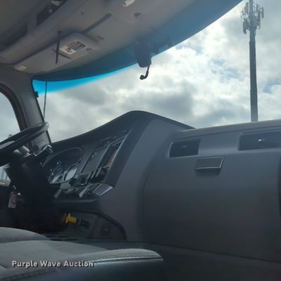 image for item MX9537 2020 Kenworth T680  semi truck