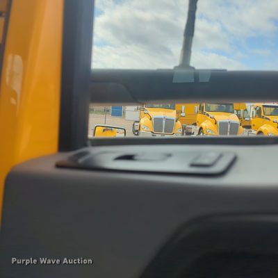 image for item MX9537 2020 Kenworth T680  semi truck