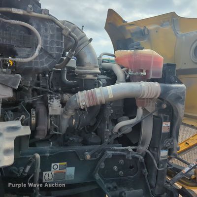 image for item MX9537 2020 Kenworth T680  semi truck