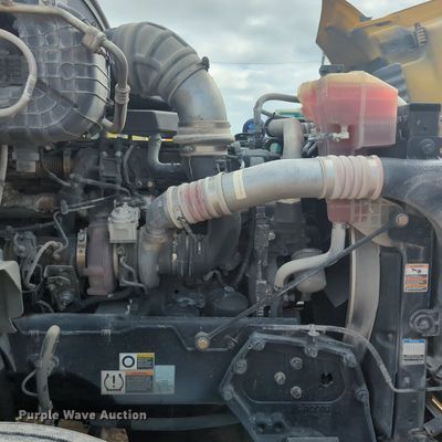 image for item MX9537 2020 Kenworth T680  semi truck