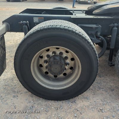 image for item MX9537 2020 Kenworth T680  semi truck