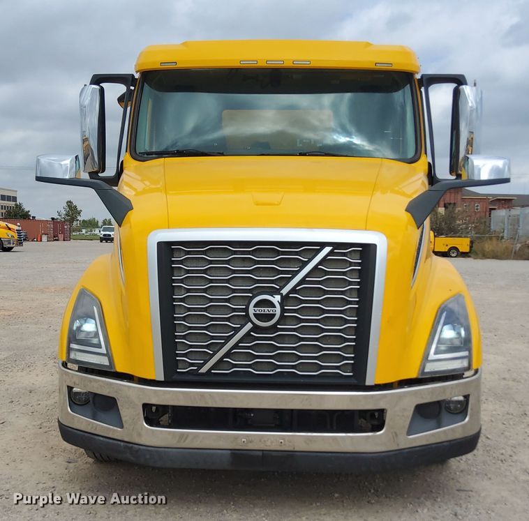 image for item MX9538 2020 Volvo VNL  semi truck