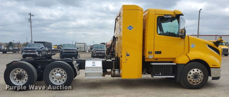 image for item MX9538 2020 Volvo VNL  semi truck