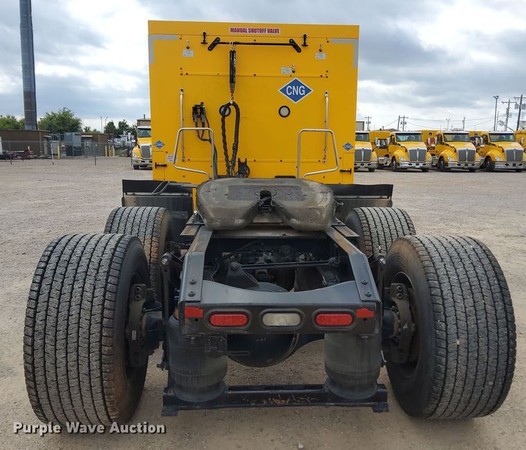 image for item MX9538 2020 Volvo VNL  semi truck