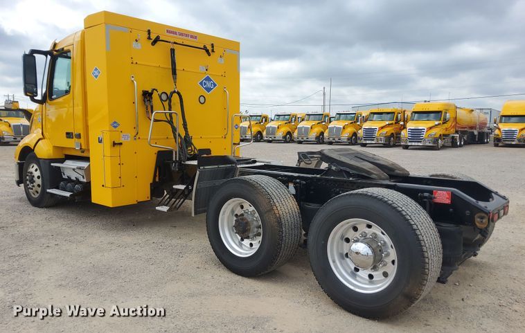 image for item MX9538 2020 Volvo VNL  semi truck