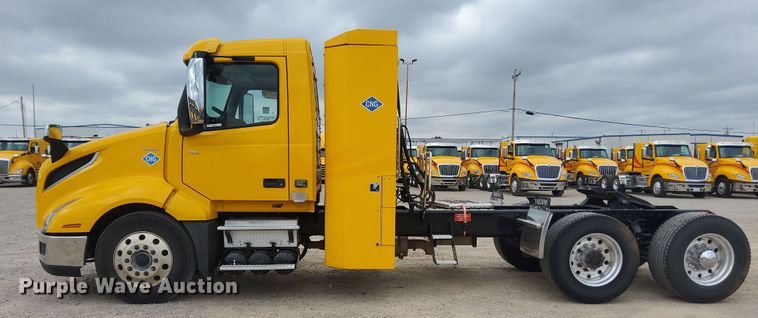 image for item MX9538 2020 Volvo VNL  semi truck