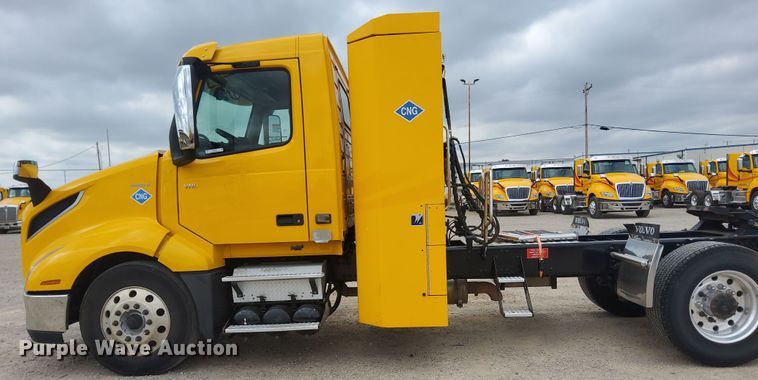 image for item MX9538 2020 Volvo VNL  semi truck