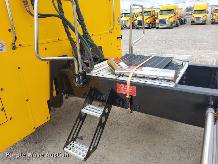 image for item MX9538 2020 Volvo VNL  semi truck