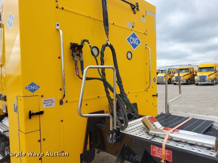 image for item MX9538 2020 Volvo VNL  semi truck