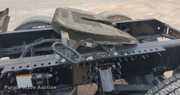 image for item MX9538 2020 Volvo VNL  semi truck