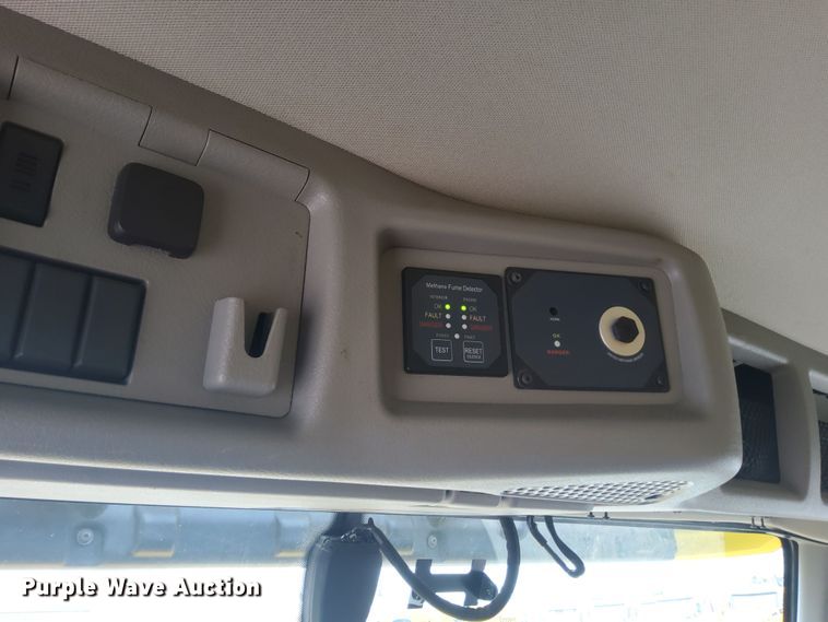 image for item MX9538 2020 Volvo VNL  semi truck