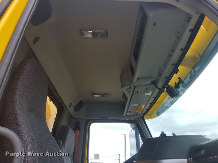 image for item MX9538 2020 Volvo VNL  semi truck