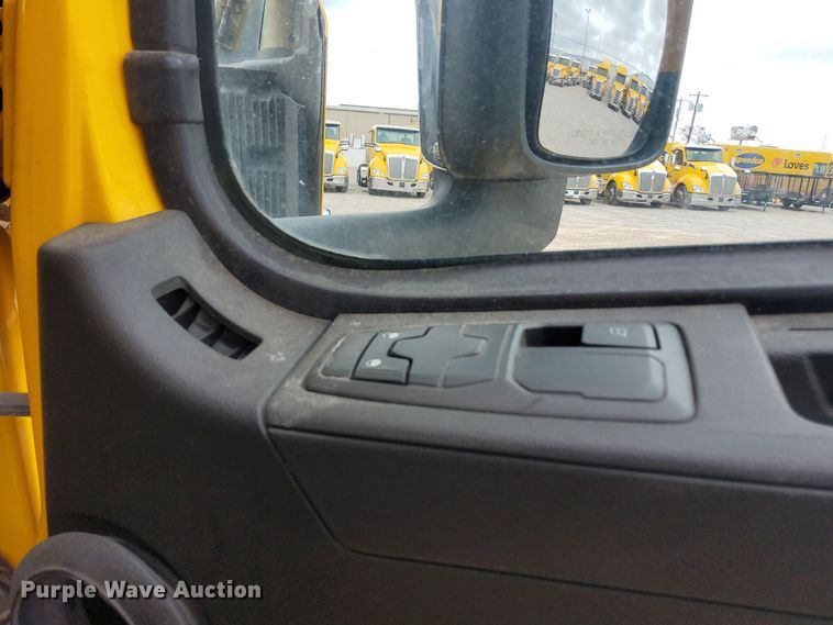 image for item MX9538 2020 Volvo VNL  semi truck