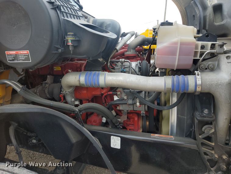 image for item MX9538 2020 Volvo VNL  semi truck