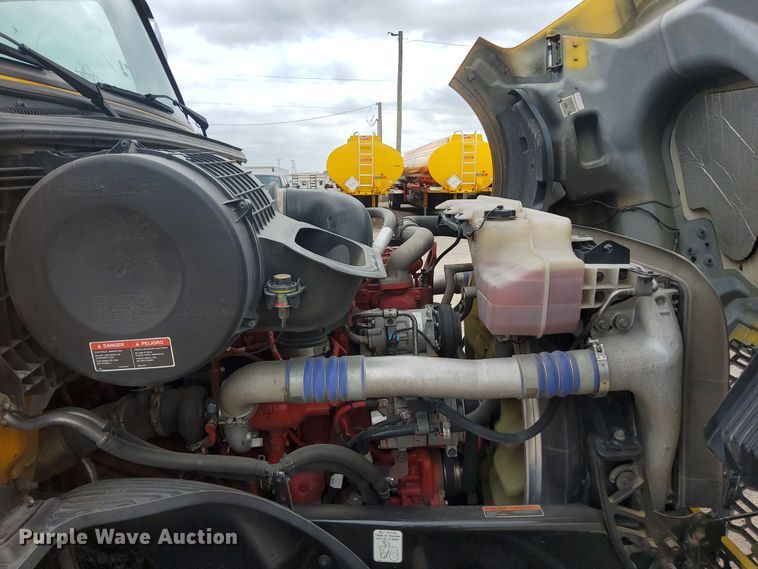 image for item MX9538 2020 Volvo VNL  semi truck