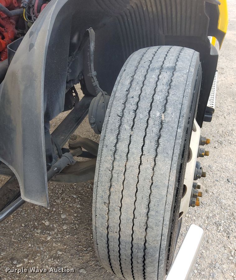 image for item MX9538 2020 Volvo VNL  semi truck