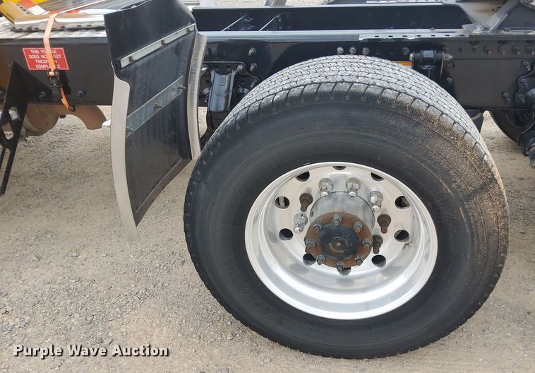 image for item MX9538 2020 Volvo VNL  semi truck