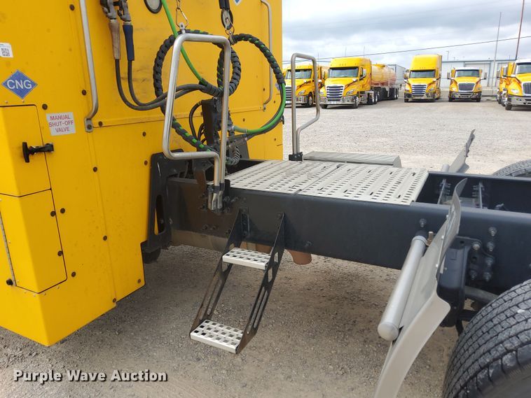 image for item MX9539 2020 Volvo VNL  semi truck