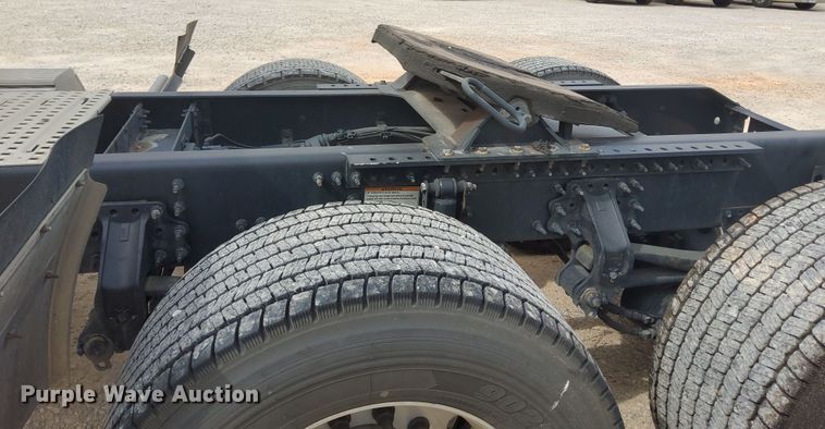 image for item MX9539 2020 Volvo VNL  semi truck