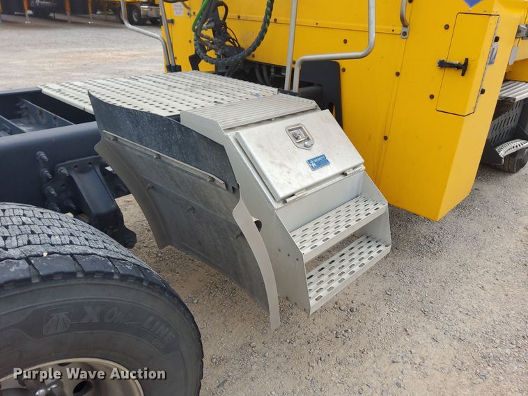 image for item MX9539 2020 Volvo VNL  semi truck