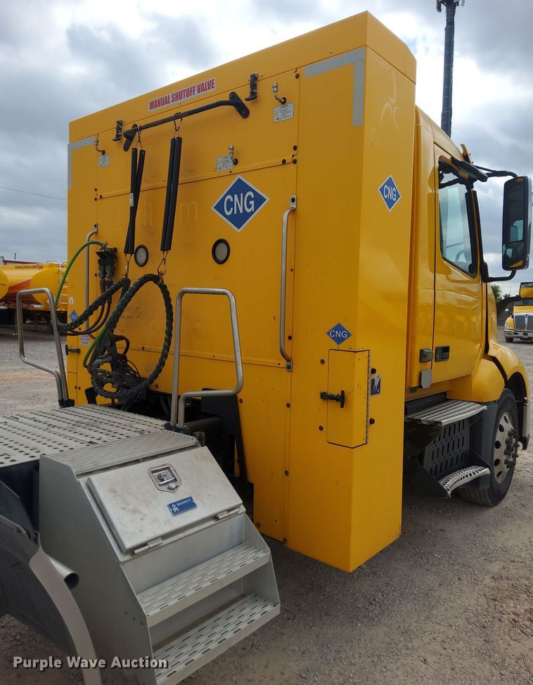 image for item MX9539 2020 Volvo VNL  semi truck