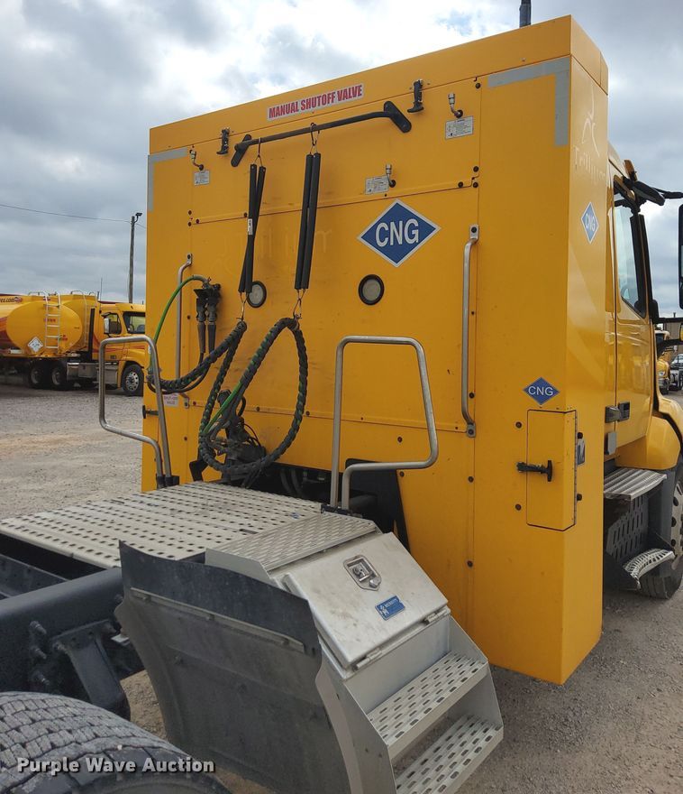 image for item MX9539 2020 Volvo VNL  semi truck