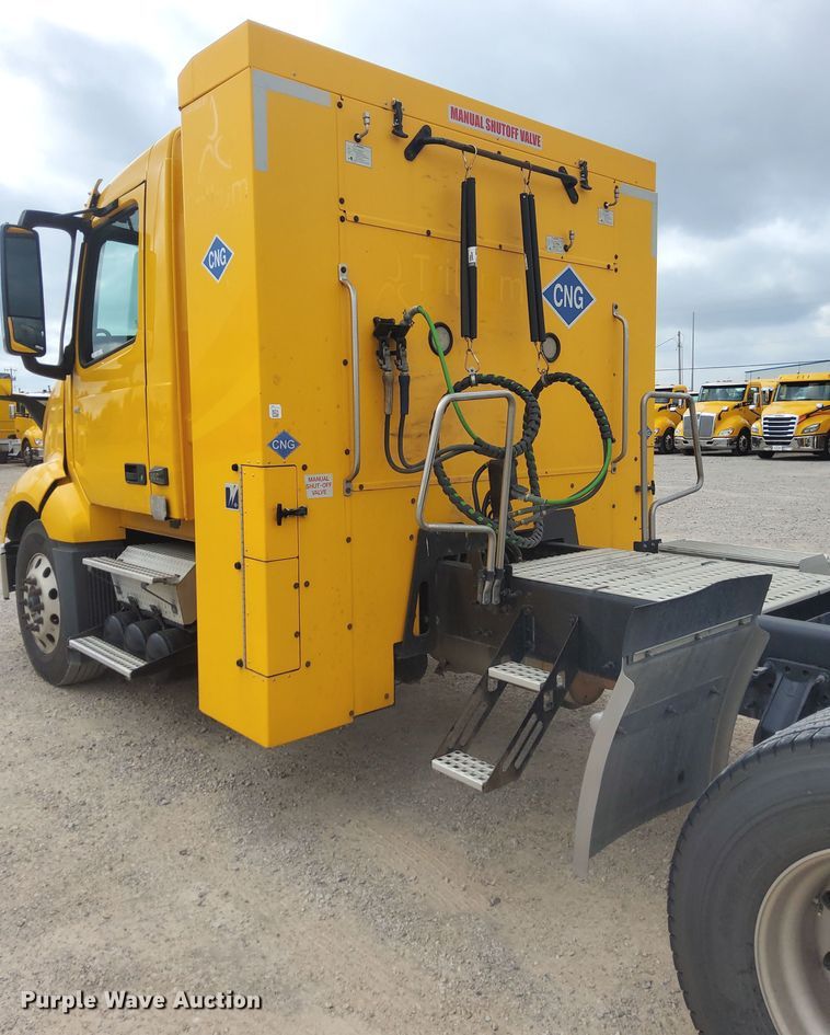 image for item MX9539 2020 Volvo VNL  semi truck