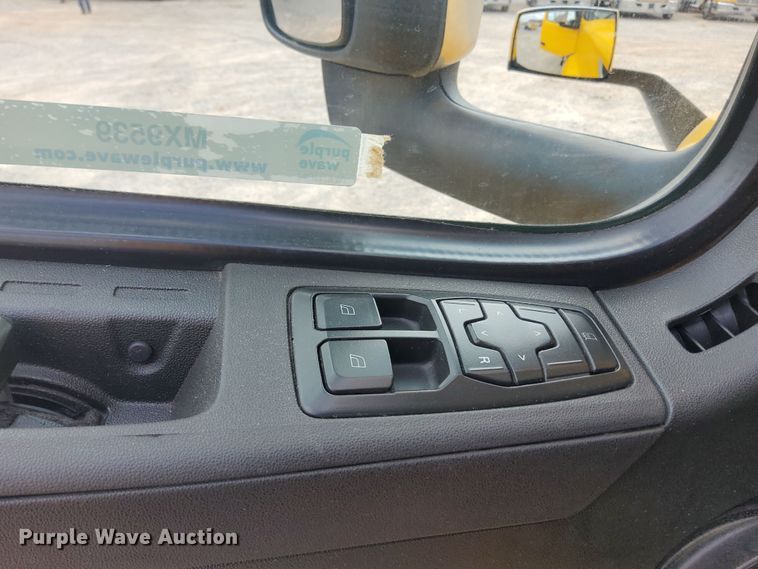 image for item MX9539 2020 Volvo VNL  semi truck