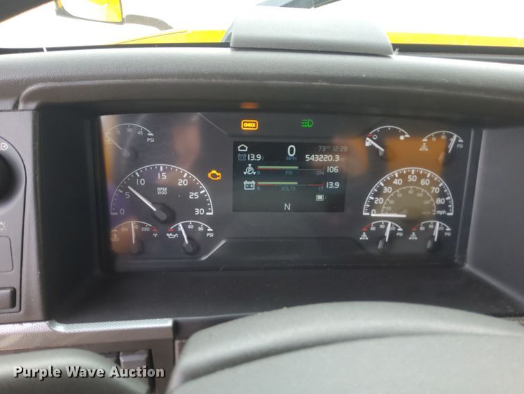 image for item MX9539 2020 Volvo VNL  semi truck